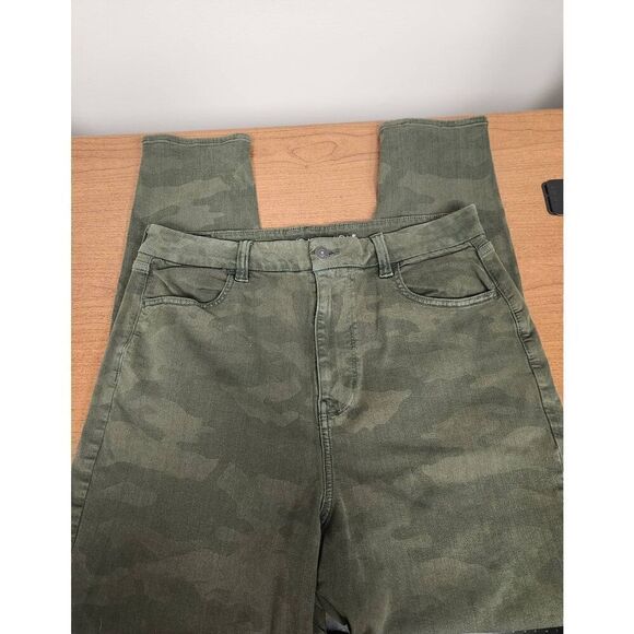 American Eagle Army Green next level stretch size 16 jeans - Picture 1 of 9